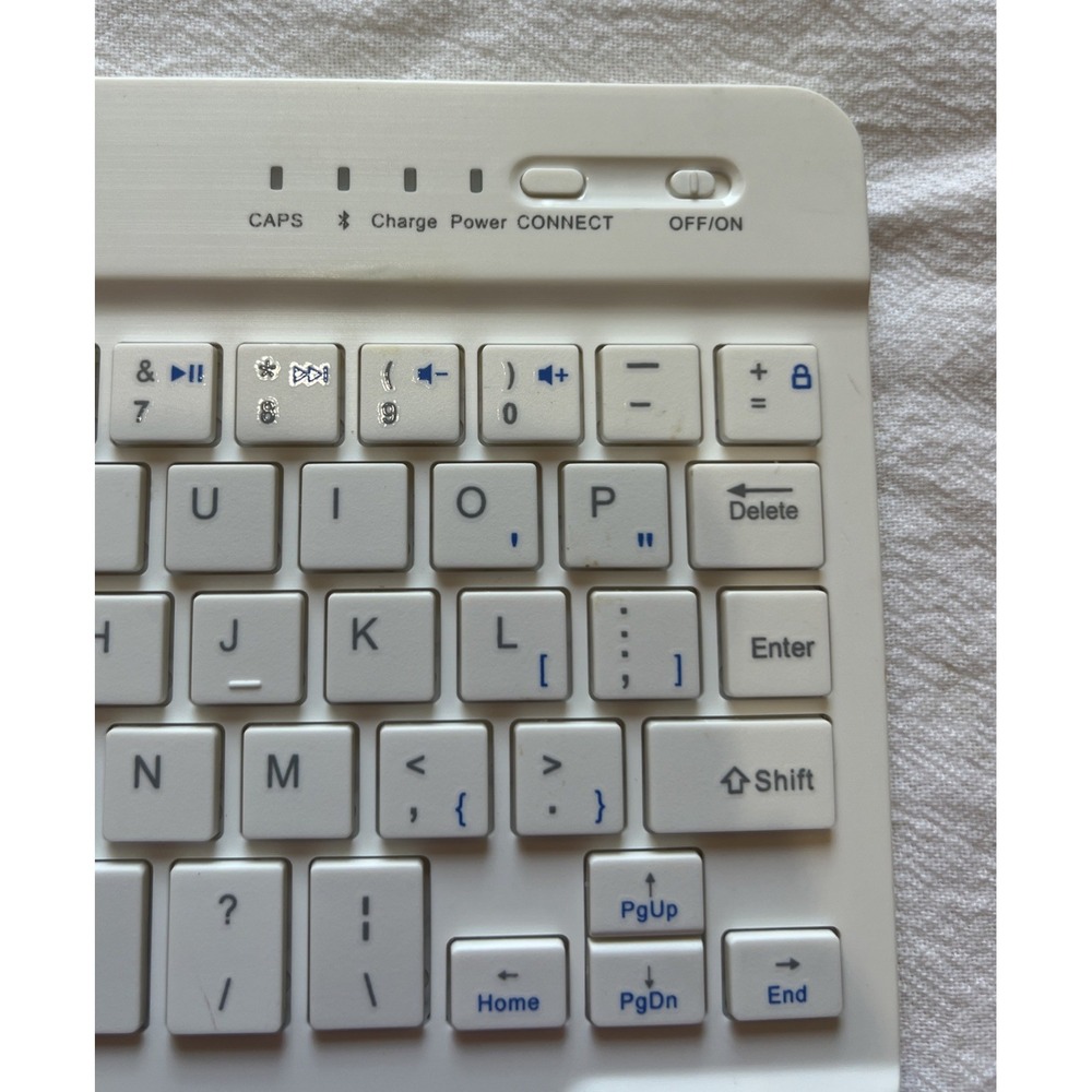 White Wireless Mini Keyboard Bluetooth - Android or IOS - Picture 5 of 5